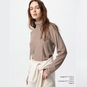 NWT Uniqlo HEAT TECH Fleece Turtleneck, Size Small, Warm Thermal, Beige / Tan